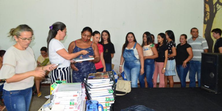 Instituto Avance realiza entrega de material aos mediadores do Projeto de Reforço Escolar e Alfabetização de adultos na cidade de Pimenteiras